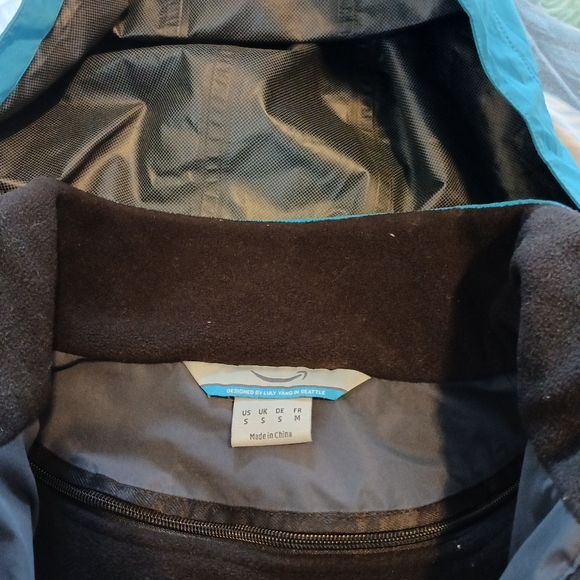 Amazon - Picture 3 of 6